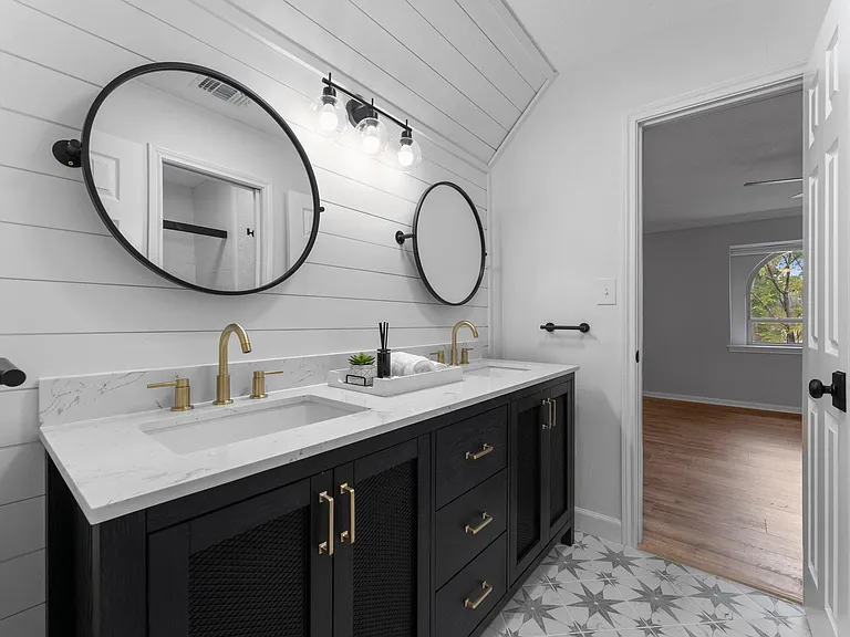 8911 Tranquil Park Dr — Photo 35