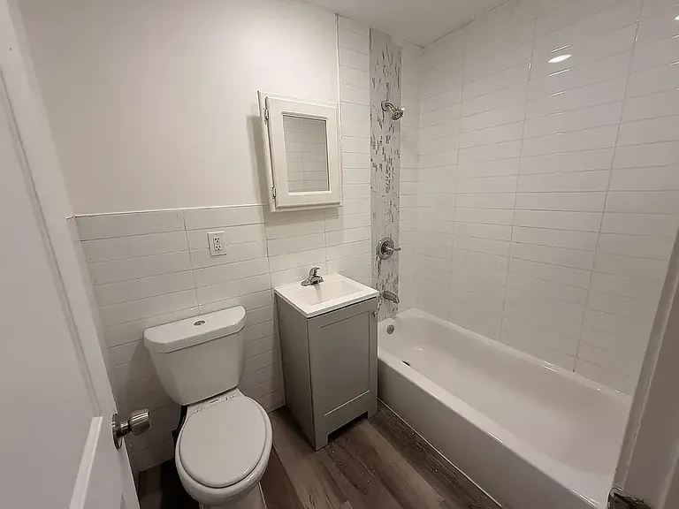 9 Catherine Ct #1B — Photo 5