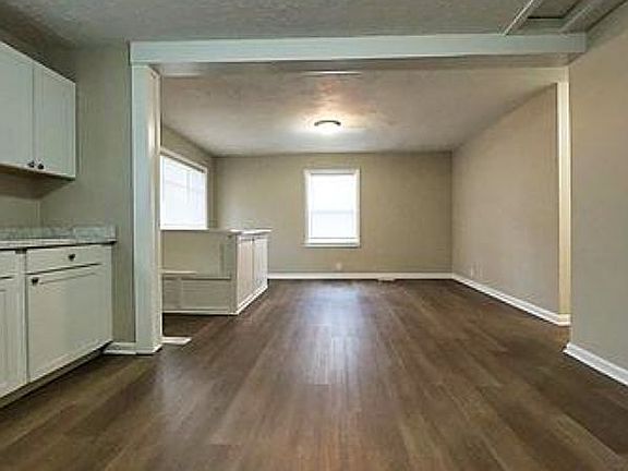 4th image of 1834 N Euclid Ave