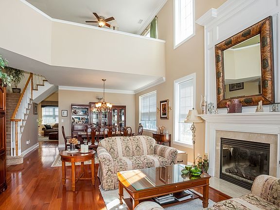 5th image of 29 Emilie Dr
