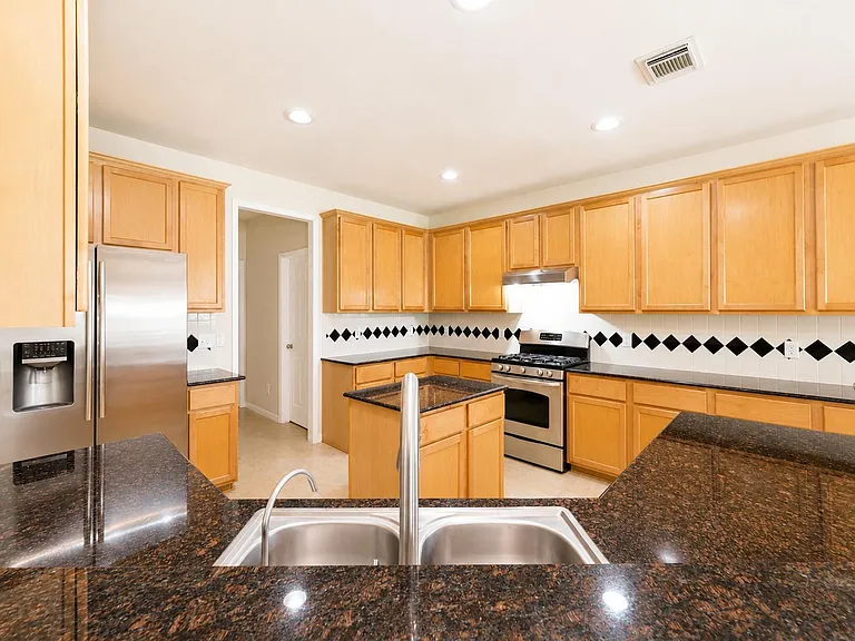 1815 Granite Field Ln — Photo 14