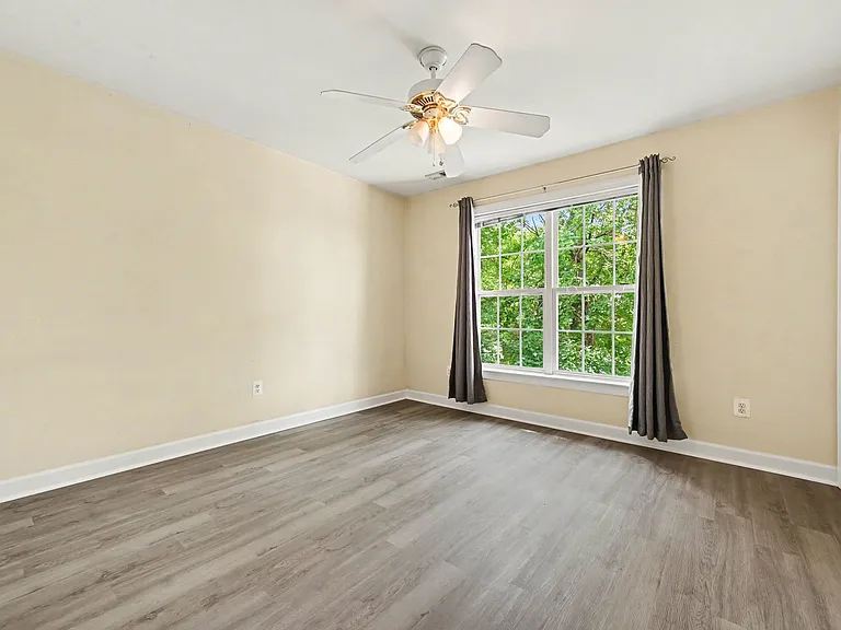 1203 Fairfax Woods Dr — Photo 20