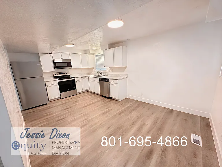 223 W 2350 N #C — Photo 3