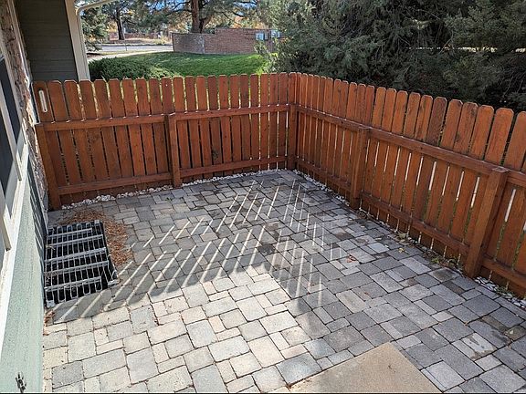 West facing Patio with mtn & sunset views