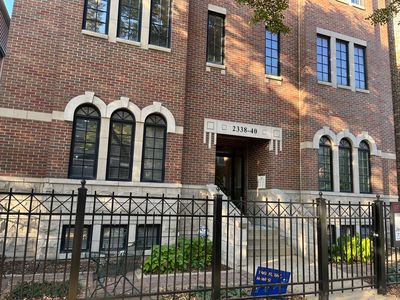 2340 W Roscoe St #1W, Chicago, IL, 60618