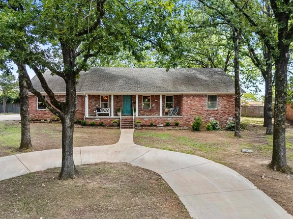 42 Desoto Cir, N Little Rock, AR 72116