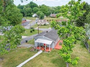 909 Andover St, Mount Airy, NC 27030