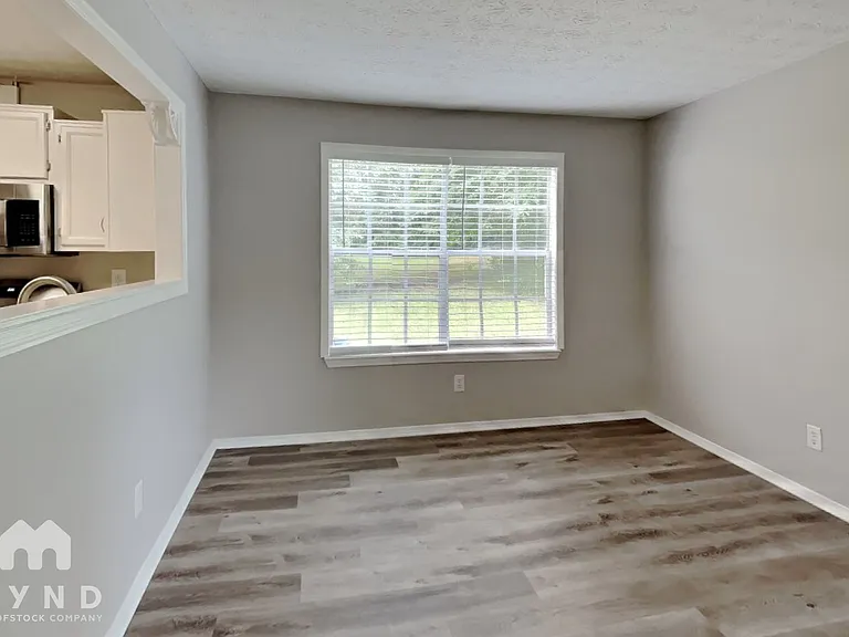 2933 Riverwalk Cv — Photo 5
