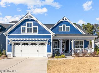 3414 Island Lakes Dr, Oak Island, NC 28461