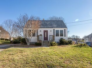 34 Farm Hill Rd, Cape Elizabeth, ME 04107