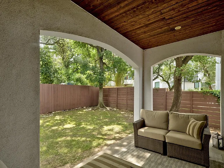 2111 Melridge Pl #B — Photo 22