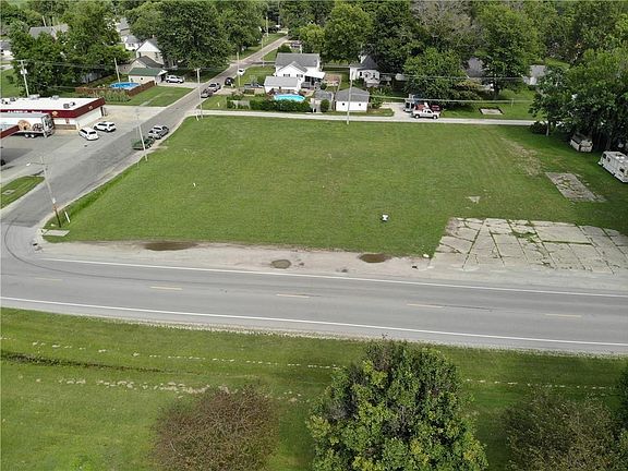 2nd image of 796 Oak Ave