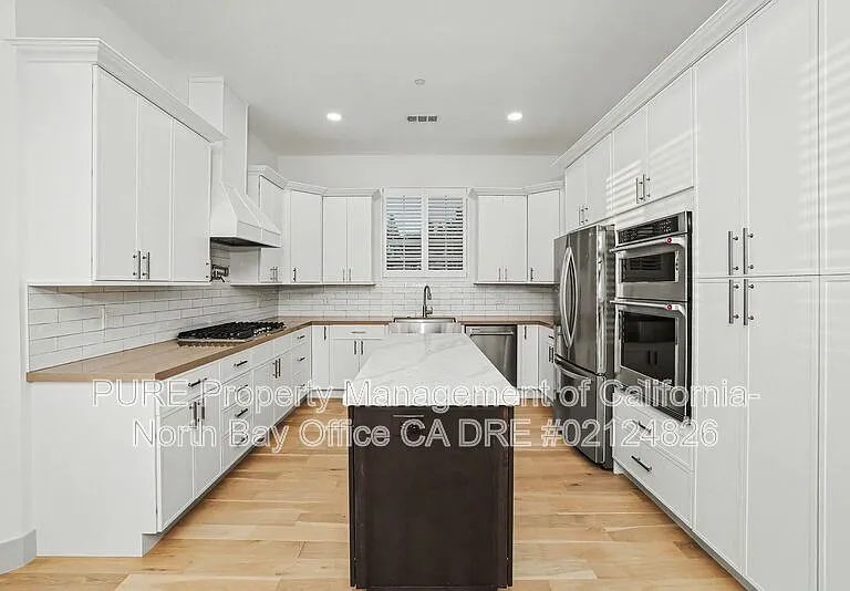1920 Fountainview Cir — Photo 13