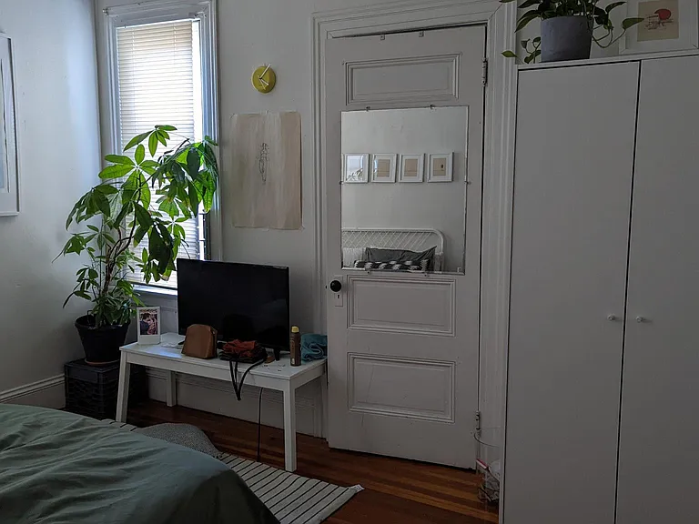 264 Gano St #1R — Photo 7