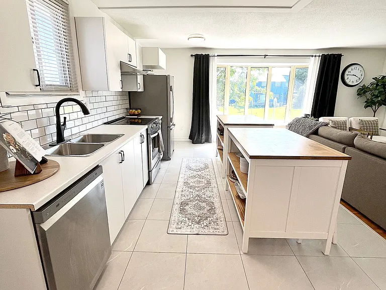 87 Locheed Dr #UPPER — Photo 7