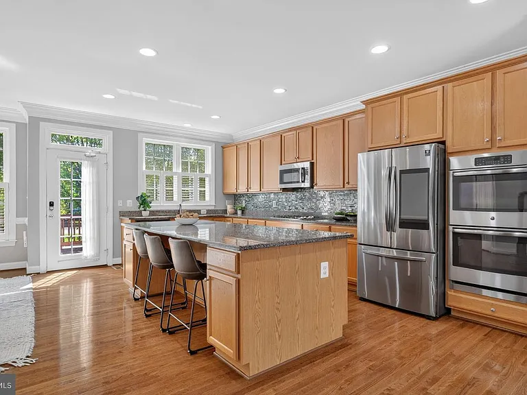 7897 Carbondale Way — Photo 10