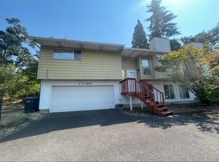 17190 Webster Rd, Gladstone, OR 97027