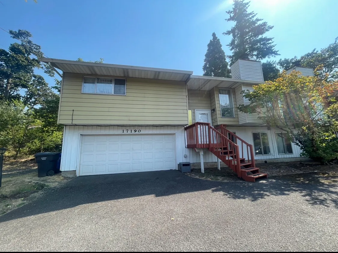 17190 Webster Rd photo 1