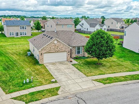 3rd image of 34 Markleville Ln