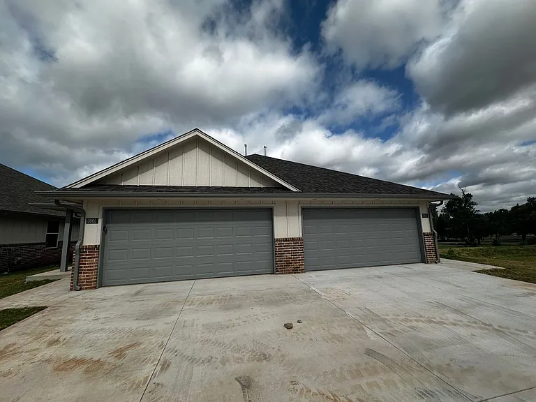 3715 Franks Way — Photo 1