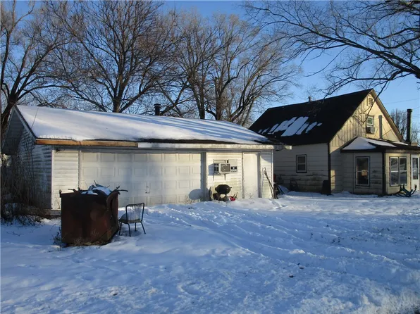 261 S Saint Clair St, Tower Hill, IL 62571