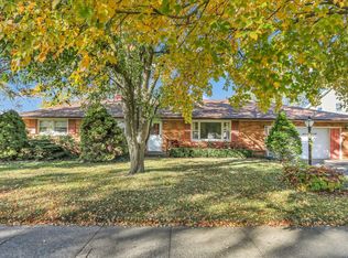 2011 Prairie View Dr, Urbana, IL 61802