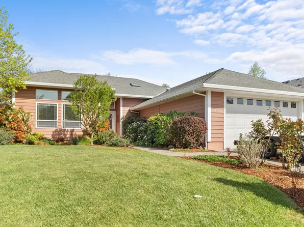 2757 Florer Dr, Grants Pass, OR 97527