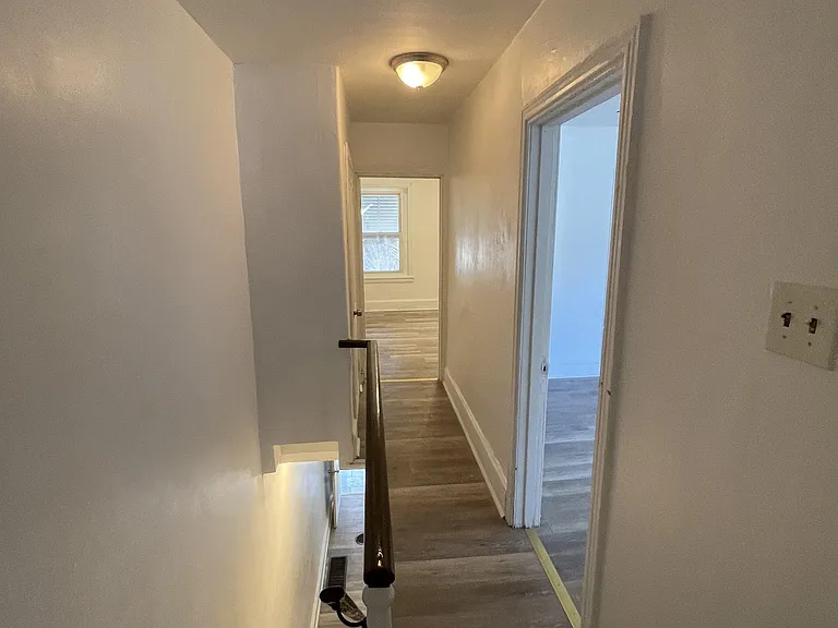 412 N Holly St — Photo 2