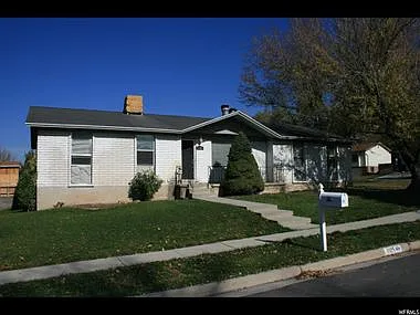 1125 E Fallbrook Way — Photo 18