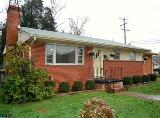 100 Apple Tree Rd, Charlottesville, VA 22903