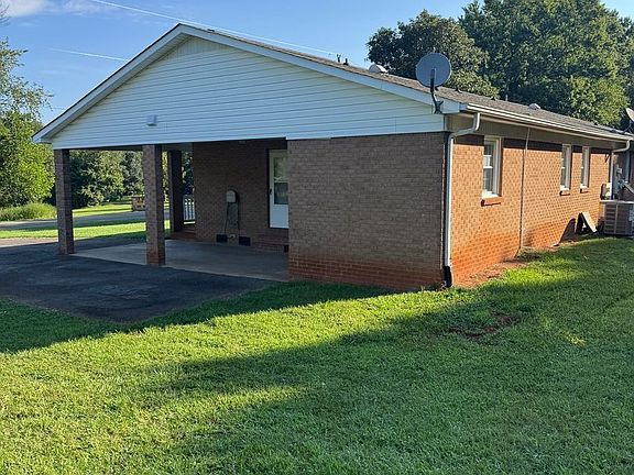 3rd image of 2265 Claremont Rd