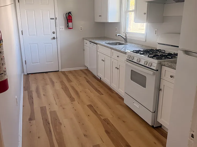 21 Avenue A — Photo 41