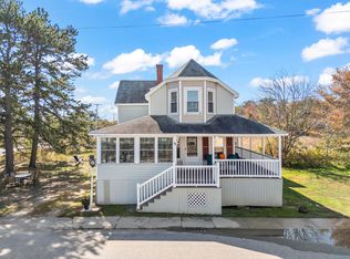 17 Randall Ave, Old Orchard Beach, ME 04064
