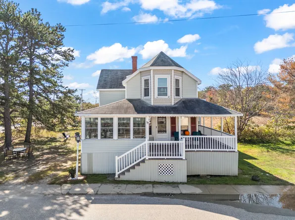 17 Randall Avenue, Old Orchard Beach, ME 04064