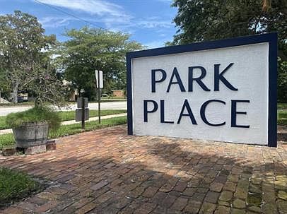 1st image of 200 Park Ave #16077902