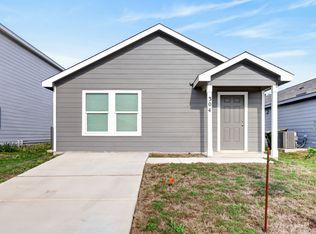 304 Alligator Crk, Seguin, TX 78155