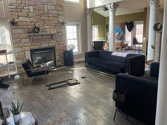 5th image of 10205 Tickle Ln