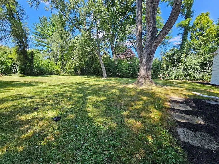 591 E Long Lake Rd — Photo 53