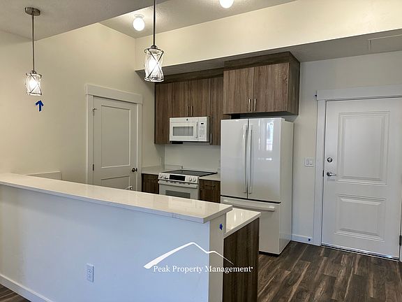 3rd image of 120 12th Ave S #2