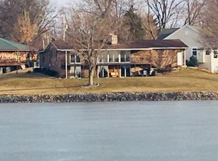 824 Poplar Ln, Petersburg, IL 62675