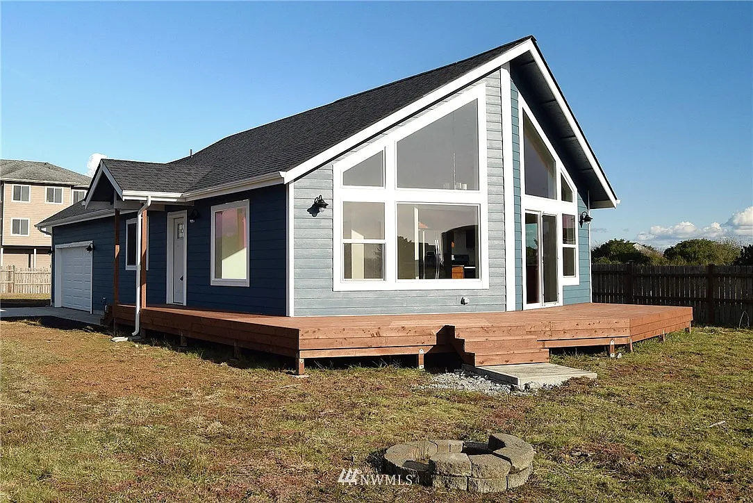 983 Wawona Avenue SE photo 1