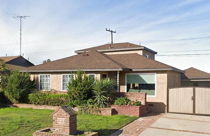 1st image of 12425 Benfield Ave