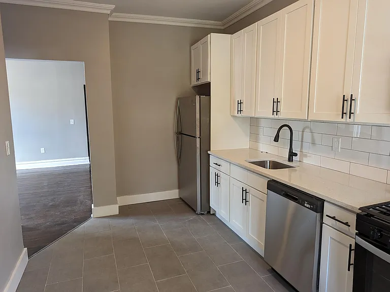 45 Linden St #5 — Photo 4
