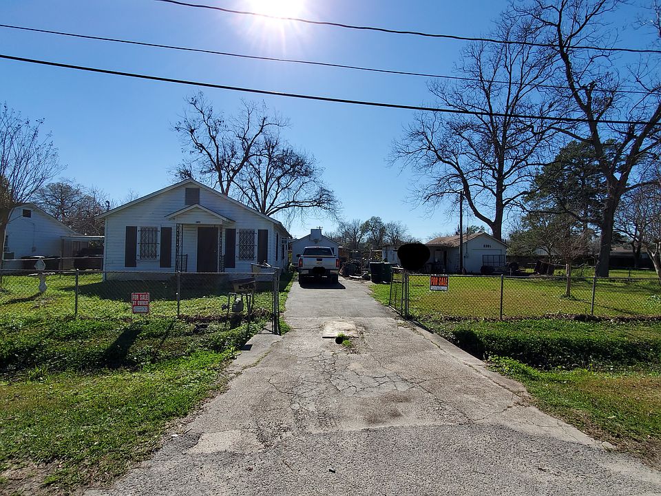 838 and 836 1/2 E.Wellington