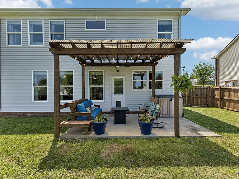 3041 Commonwealth Dr — Photo 5