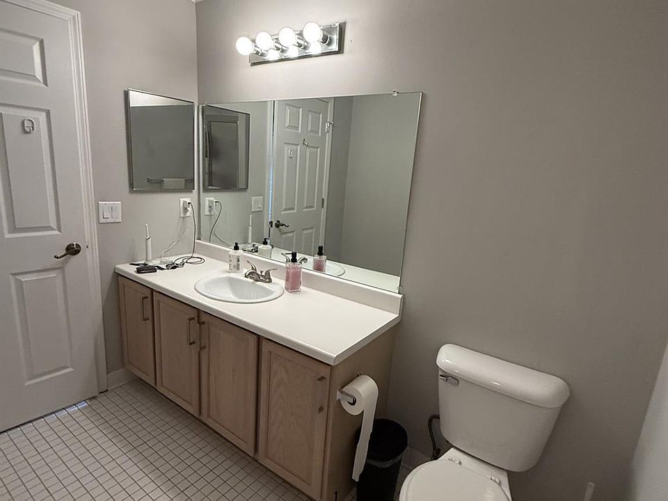 237 Barrington Cir, photo 16