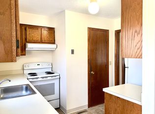 235 Austin Ryer Ln, Branford, CT 06405