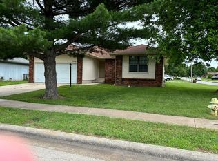 3756 S Colgate Ave, Springfield, MO 65807