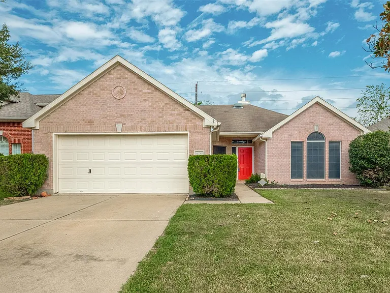 8714 Pleasantbrook Dr — Photo 1
