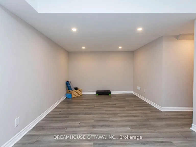158 Patriot Pl — Photo 35